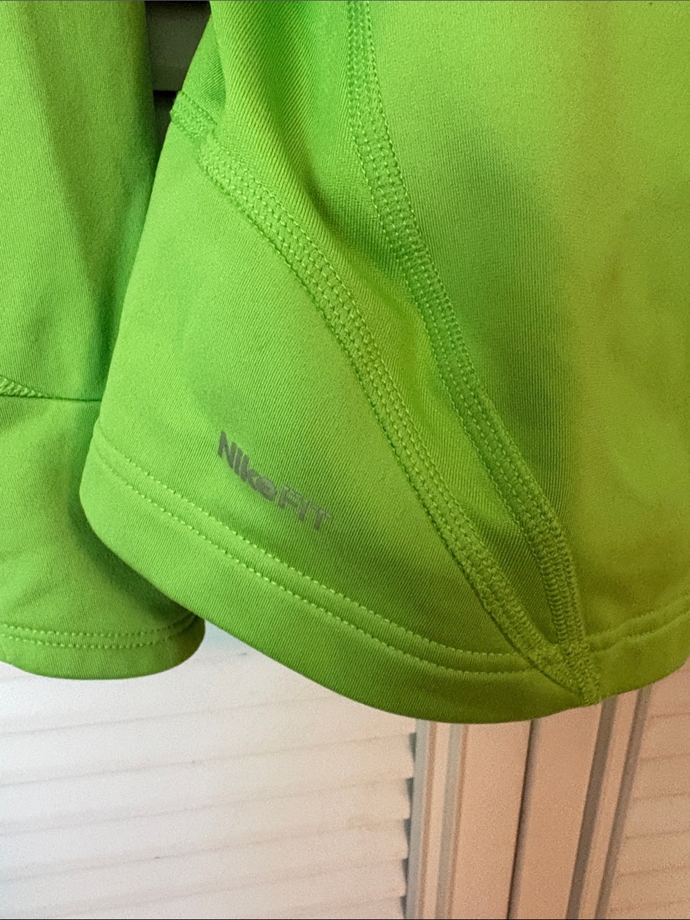 Nike Dri-Fit Women’s Neon Green Quarter-Zip Athletic Pullover with Hood Size Med - Picture 3 of 9